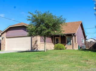906 W Bates St, Beeville, TX 78102