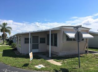 22 Holiday Pl #B, Tavares, FL 32778