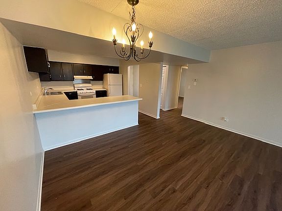 4th image of 103 N Milwaukee Ave APT C-15