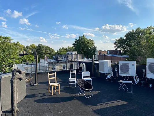 Rented by Nooklyn NYC LLC | media 21