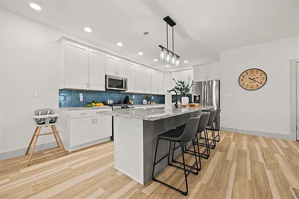 184 Woodland Ln SW — Photo 14