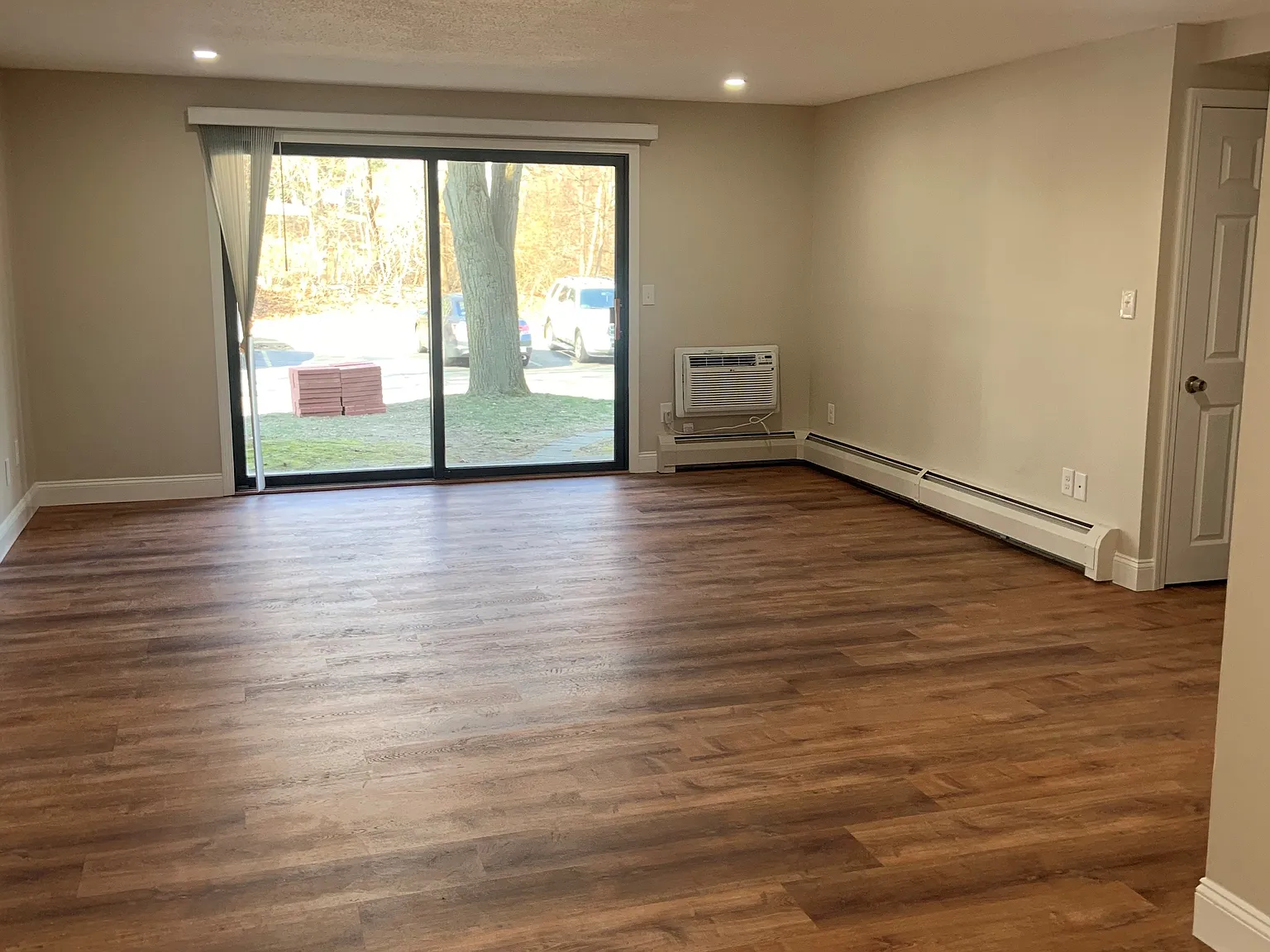 2 bed, 965 sqft, $2,395 — Photo 3