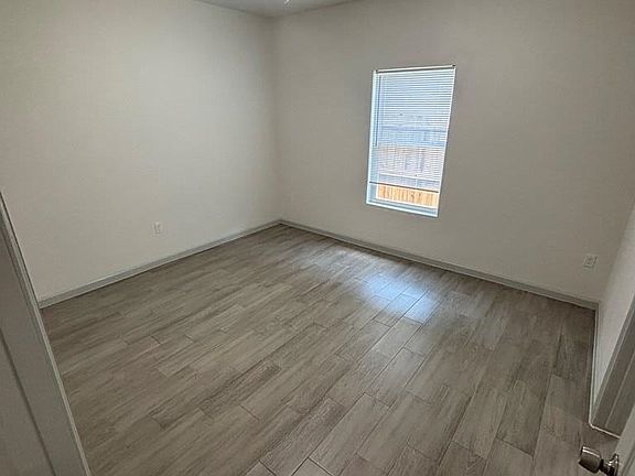5th image of 1214 E Adams Ave #B