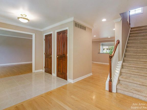 4th image of 3810 Oak Dr