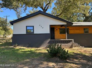 220 N James Ave, McComb, MS 39648