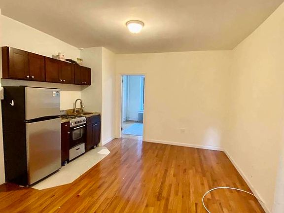3rd image of 162 E 88th St APT 8