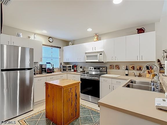 3rd image of 4608 29th St SW