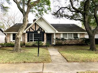 12211 Wembley Dr, Houston, TX 77031