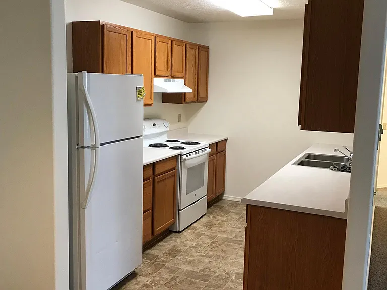 2140 Elizabeth Blvd #19D — Photo 2