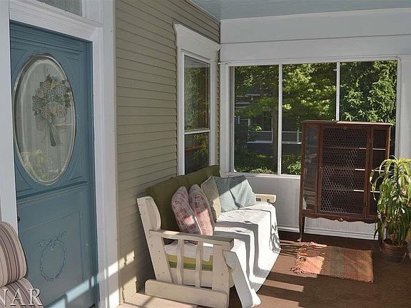 3rd image of 113 S Blatchford St