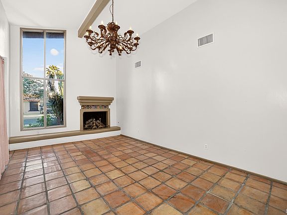 5th image of 1951 W 15th Pl