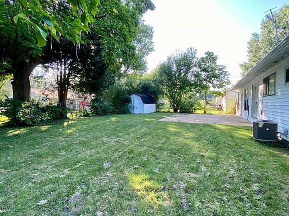 3rd image of 640 Lawnview Dr