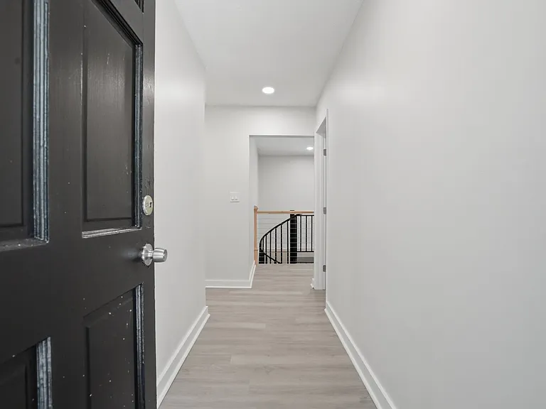 2139 W Cedar Ln SW — Photo 5