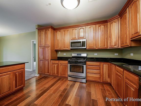5th image of 271 E Railroad Ave Unit 104
