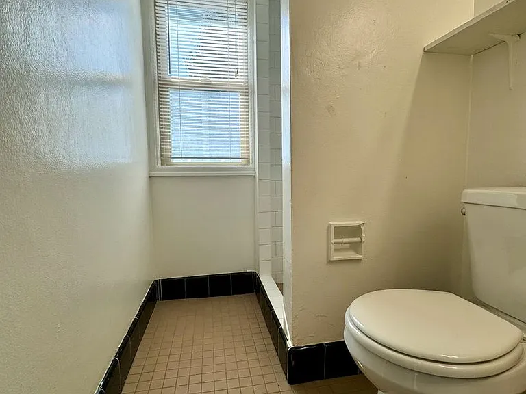 105 NE 61st Ave #5 — Photo 10