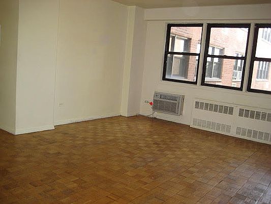 5th image of 579 W 215th St APT 6C