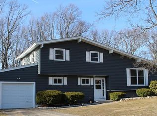 5 Woodridge Rd, Milford, MA 01757