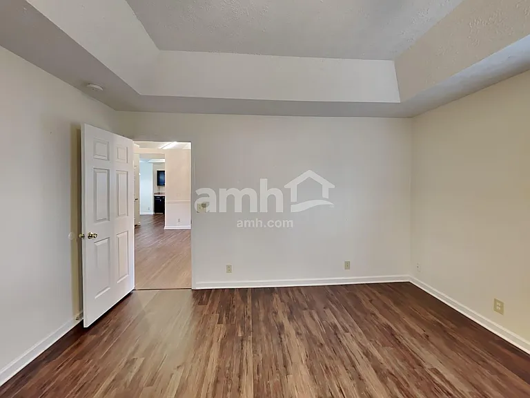 307 Briarwood Ln — Photo 10