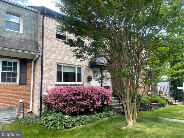 10413 Courthouse Dr, Fairfax, VA 22030