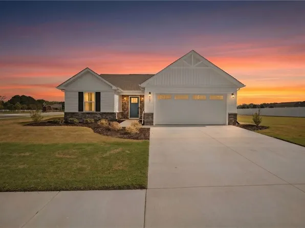 101 Tuscorora Ln, Moyock, NC 27958