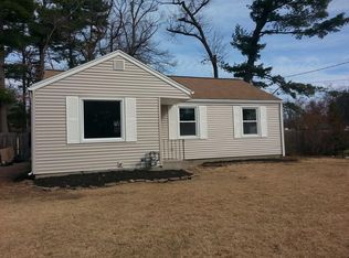 116 Willowbrook Dr, Springfield, MA 01129