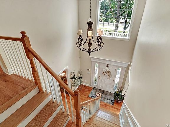 5th image of 9 Buena Vista Ave