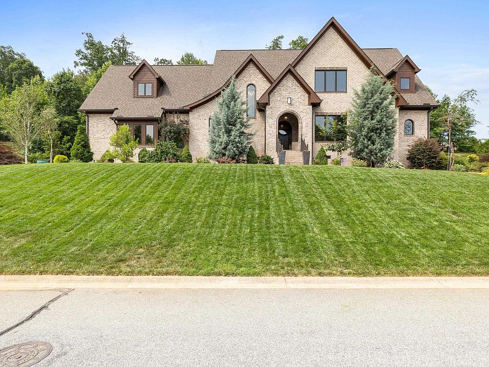 1st image of 112 Gascony Dr