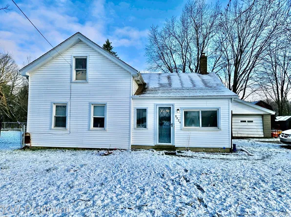 9924 Lindsey Rd, Casco, MI 48064