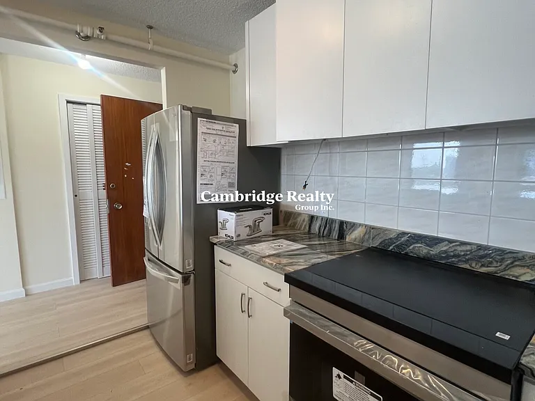 872 Massachusetts Ave #XXX — Photo 2