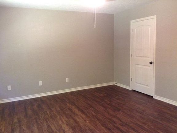 5th image of 322 Pinemont Dr