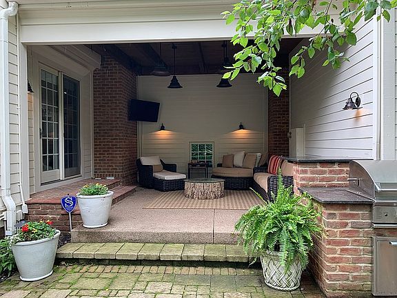 2nd image of 6840 Macneil Dr