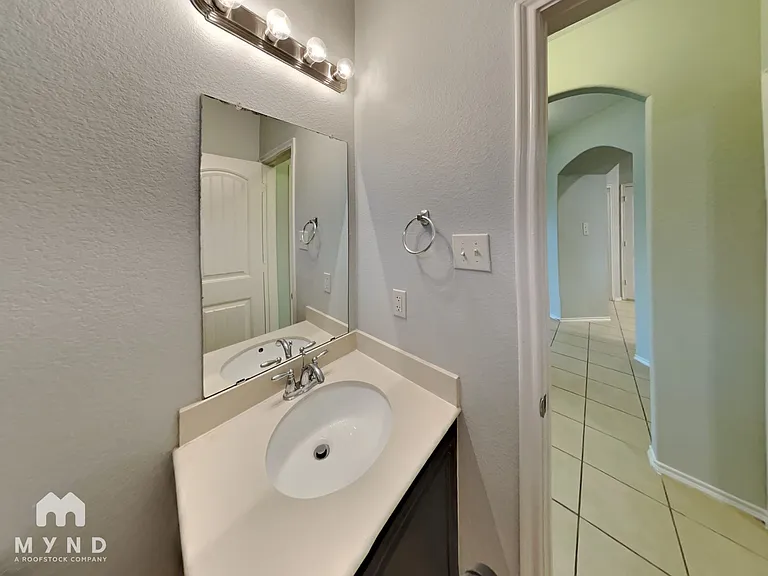 414 Jasmine Cir — Photo 19