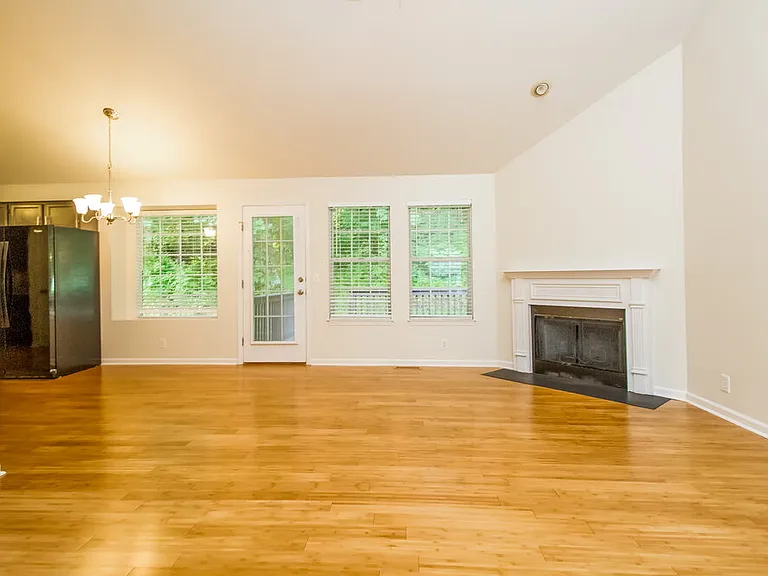 5036 Countryside Dr — Photo 4