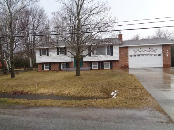 1107 Hinckley Blvd, Alpena, MI 49707