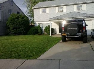 627 S Bayview Ave, Freeport, NY 11520