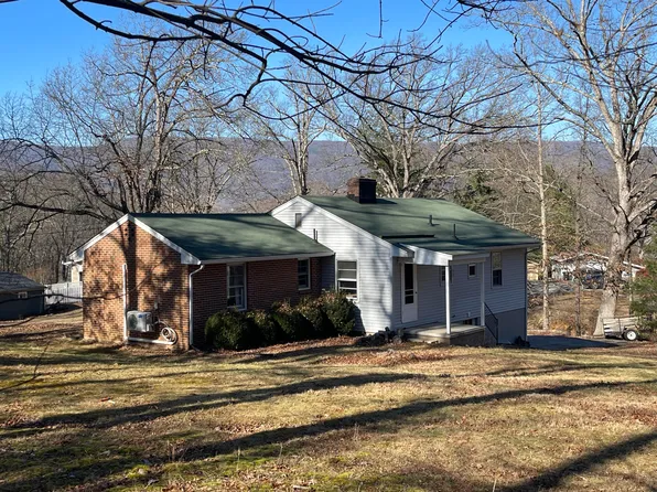 1220 Terrace Dr, Salem, VA 24153