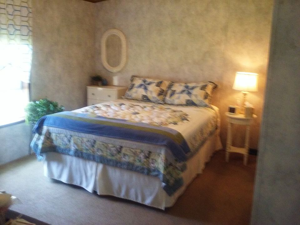 2nd image of 184 Lakeview St