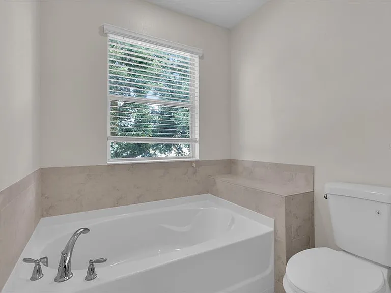 1041 Laurel Ridge Ln — Photo 23