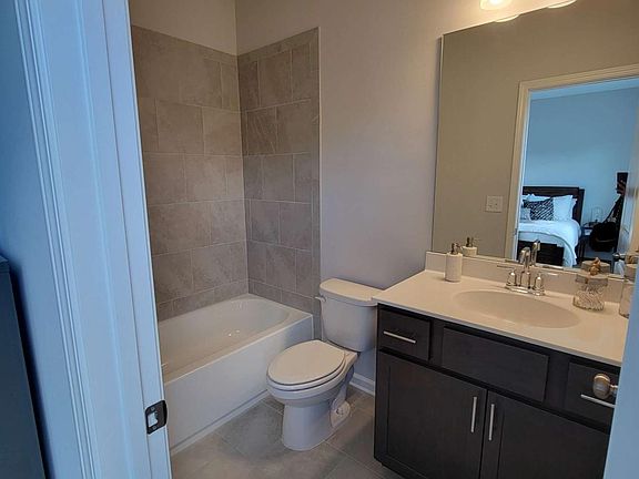 5th image of 140 Harlow Cir