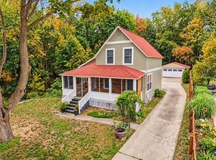 1130 S Shore Dr, Holland, MI 49423