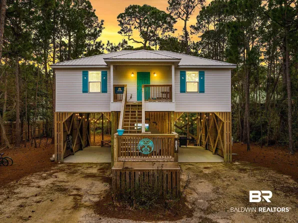 807 Ingraham Pl, Dauphin Island, AL 36528