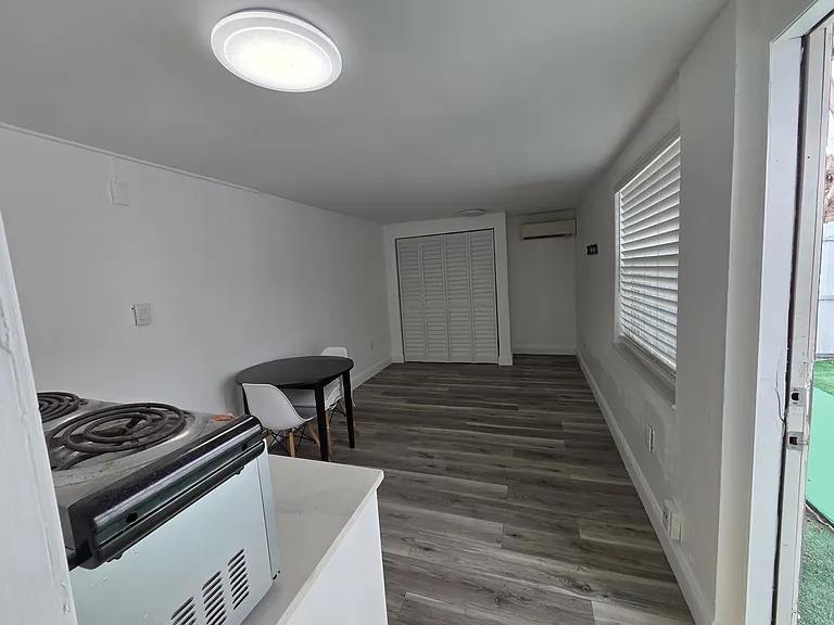 4824 SW 45th Ave — Photo 10