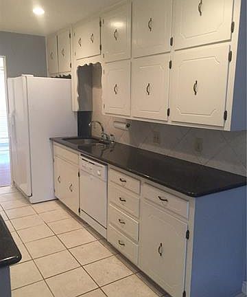 3rd image of 8605 Rockdale Ct