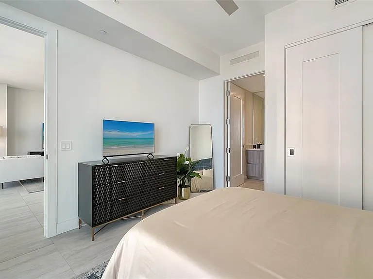 301 Quay Commons Dr #704 — Photo 30