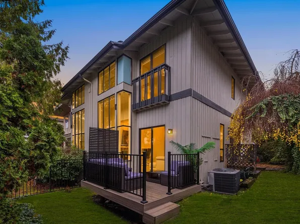 12 18th Avenue #A, Kirkland, WA 98033