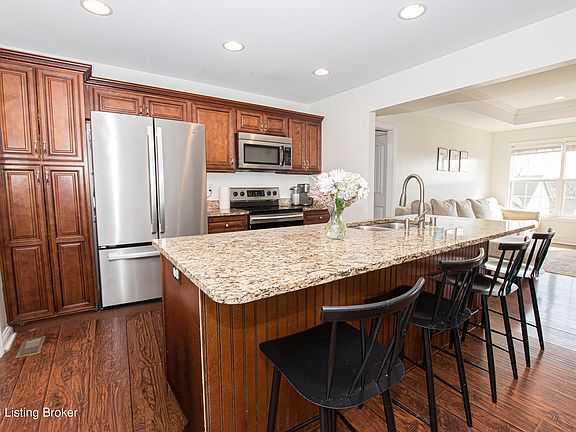4th image of 135 Mockingbird Dr