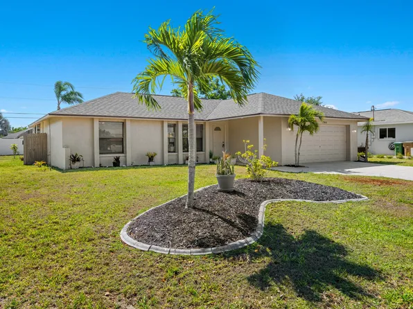 1944 Country Club Blvd, Cape Coral, FL 33990