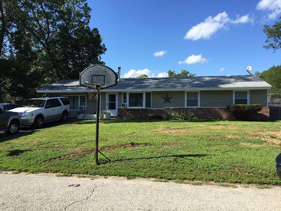 1st image of 140 Patricia Dr