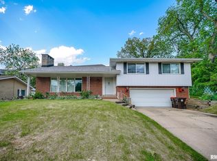 209 E Northridge Ln, Peoria, IL 61614