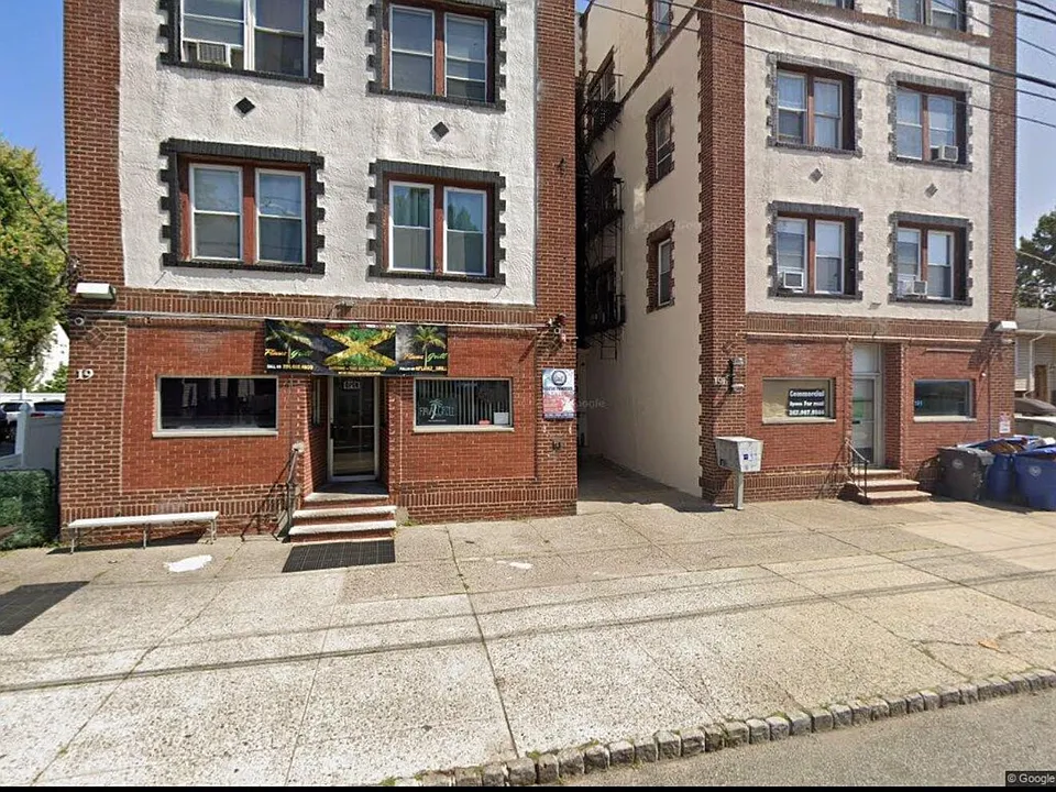 191 1st St #11R